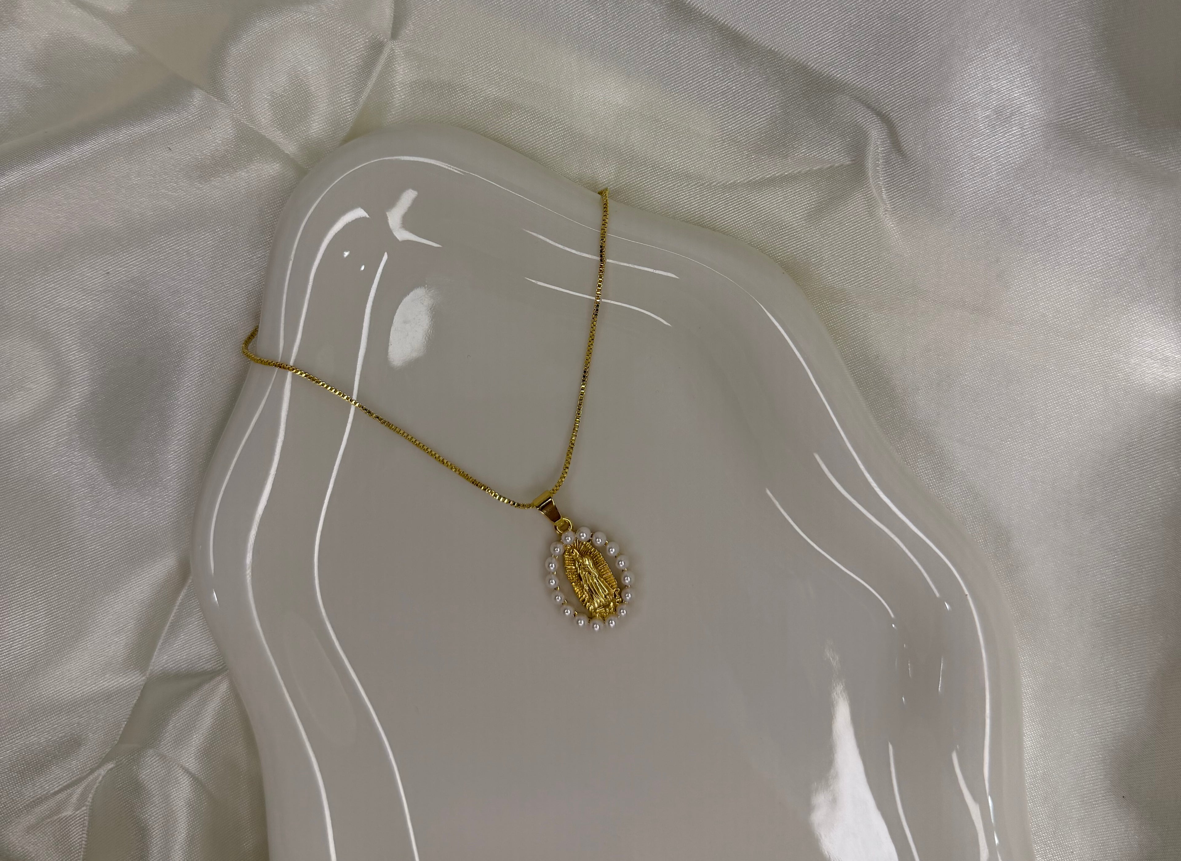 VIRGIN PEARL NECKLACE