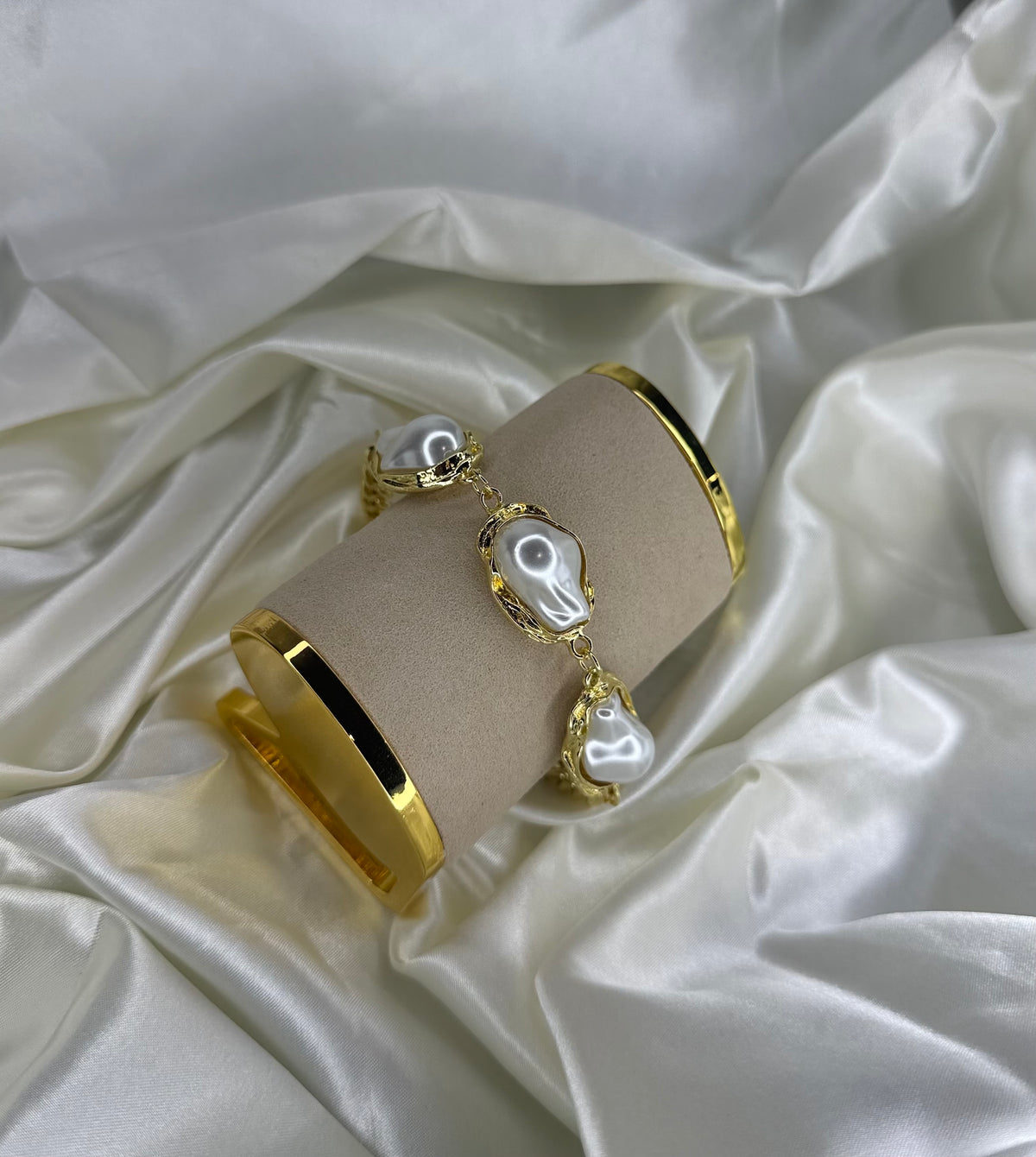 CLOE PEARL BRACELET
