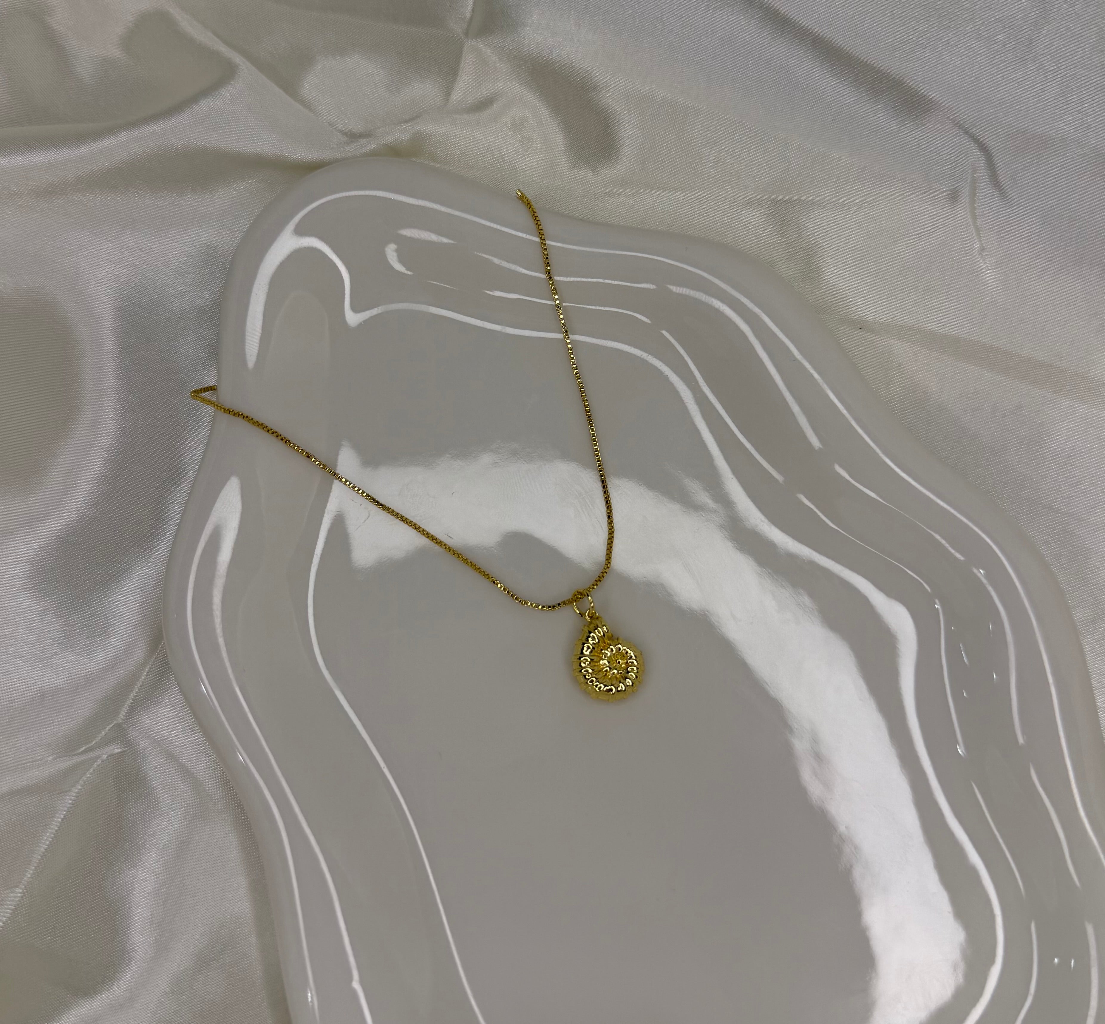 CARACOL NECKLACE