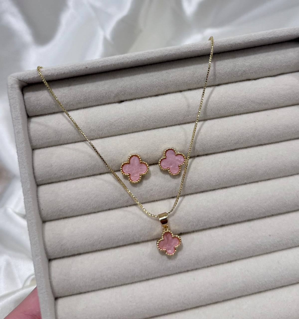 PINK CLOVER SET