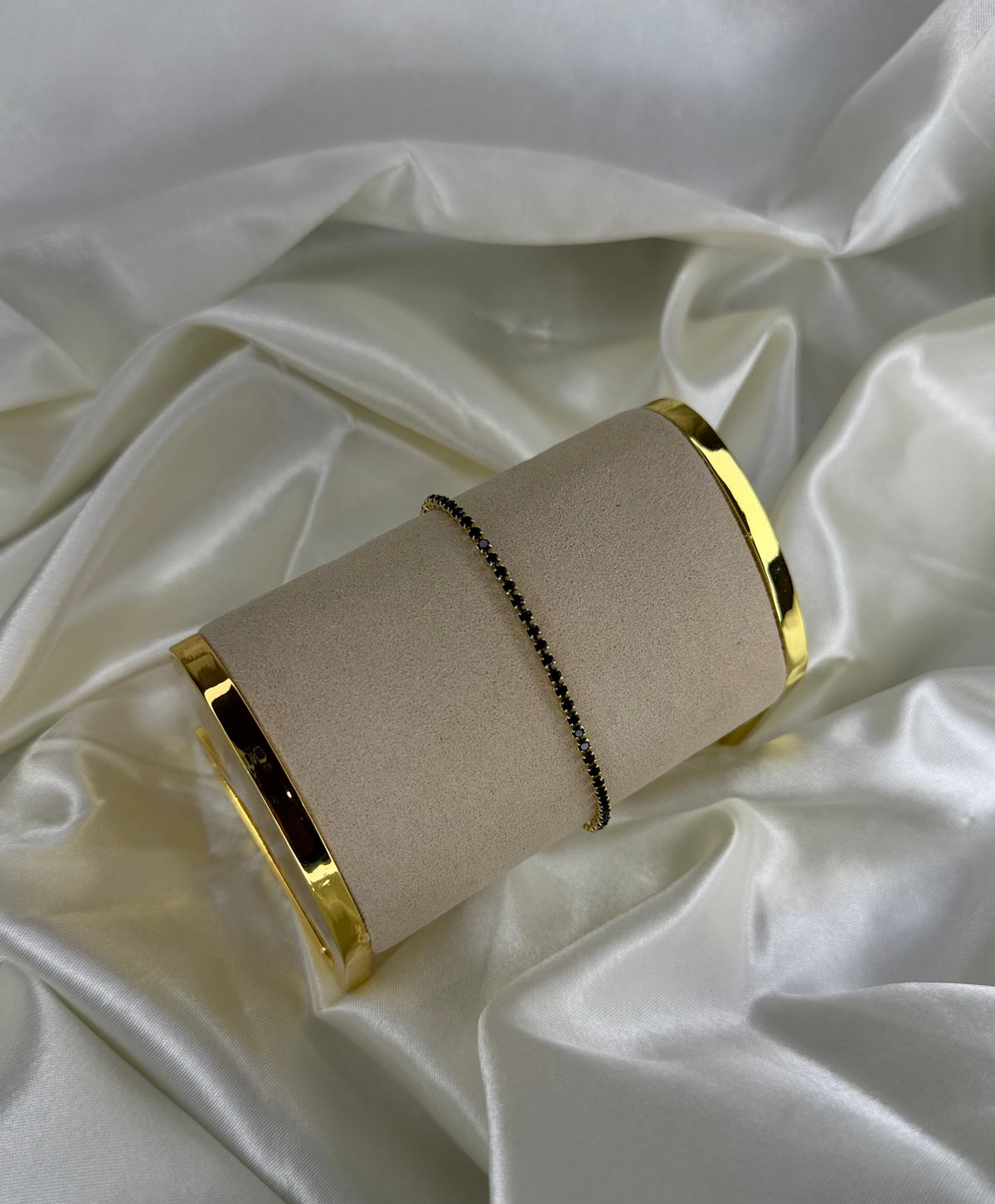 BLACK BRACELET