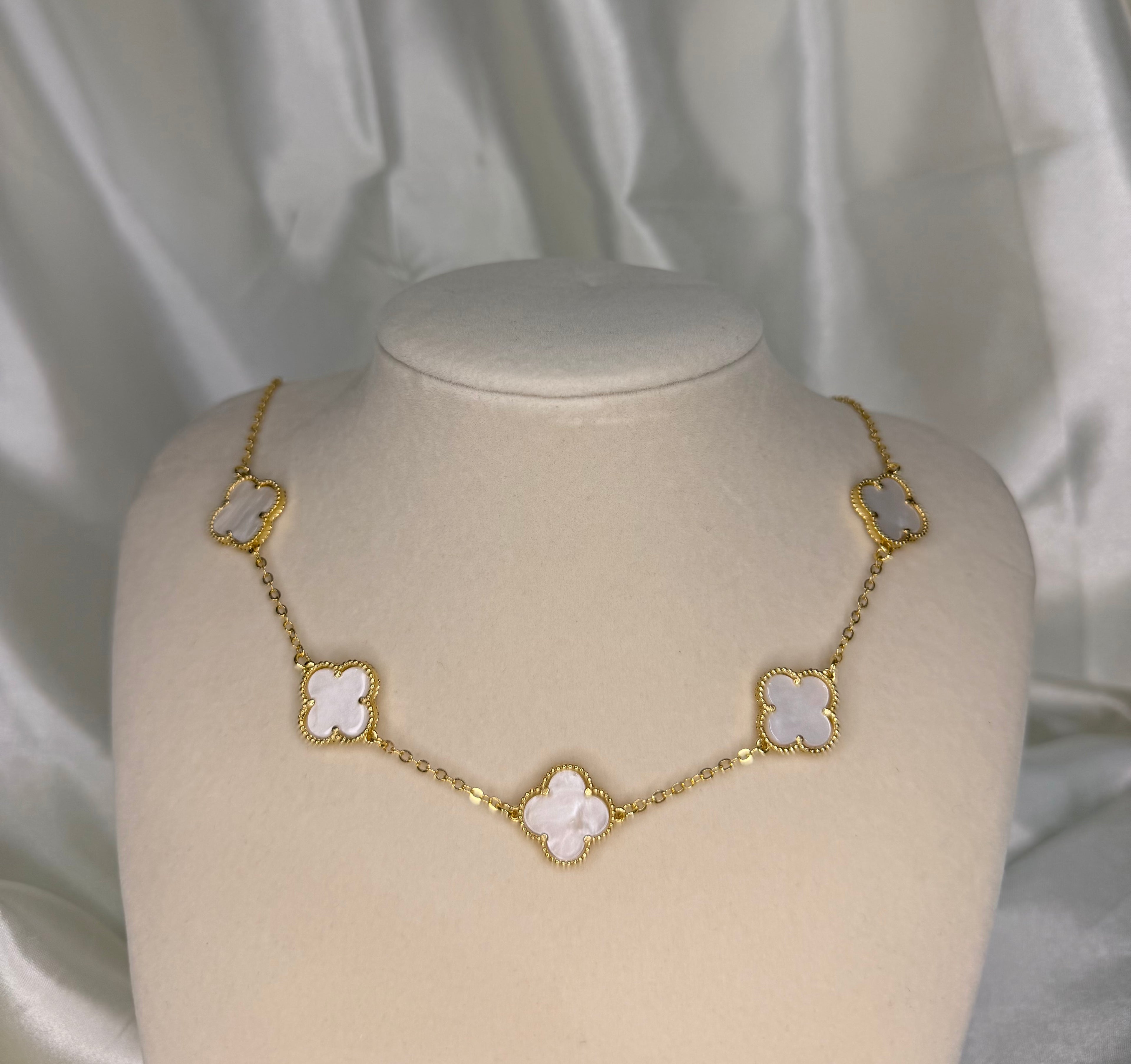 WHITE CLOVER NECKLACE