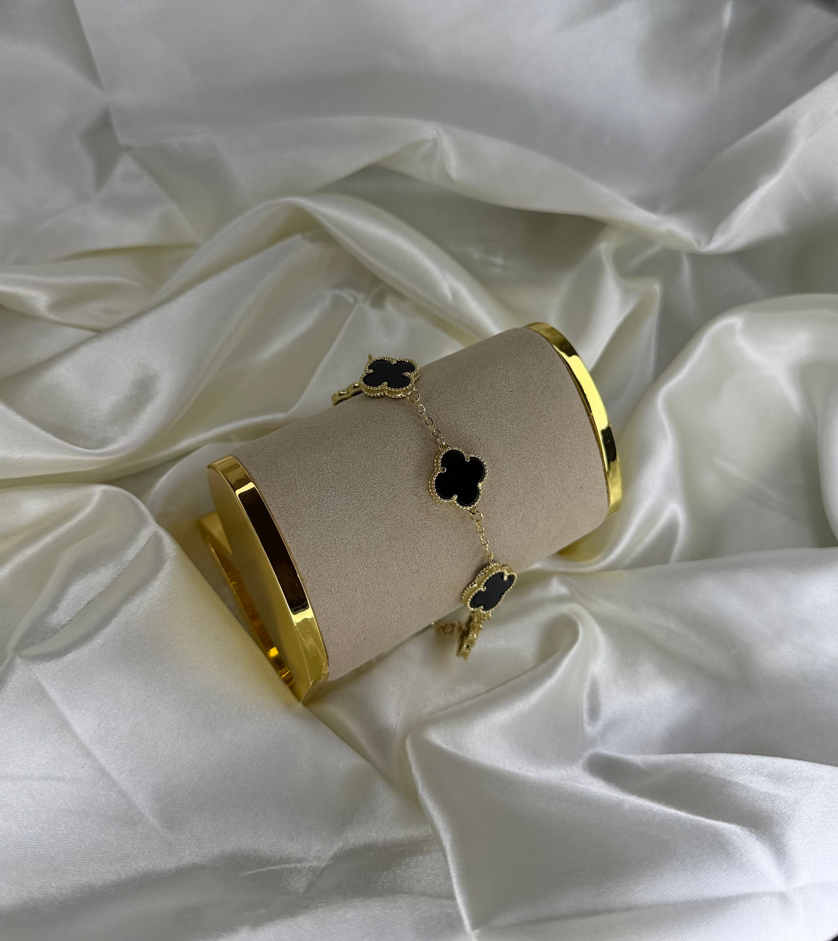 BLACK CLOVER BRACELET