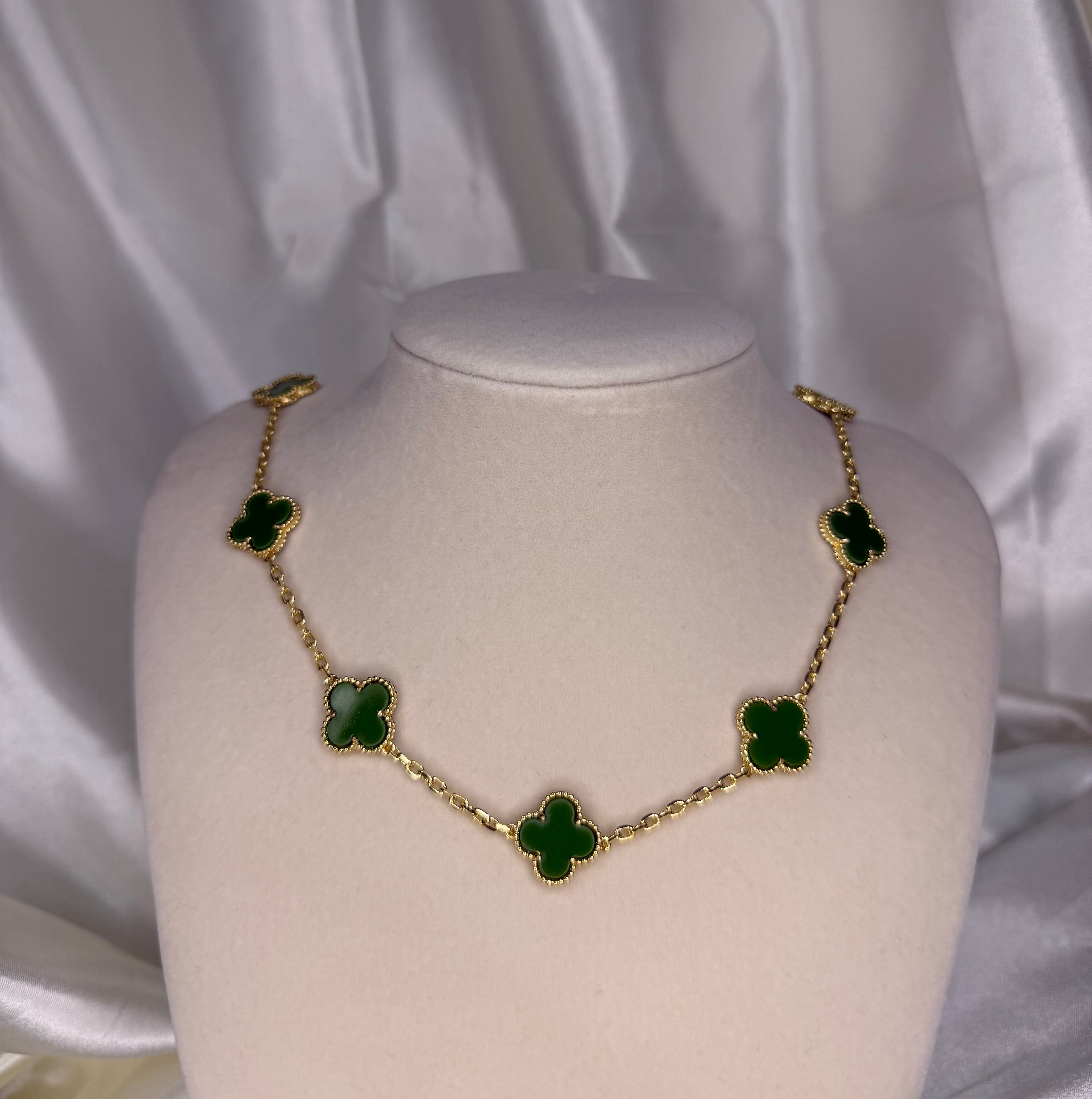 GREEN CLOVER NECKLACE