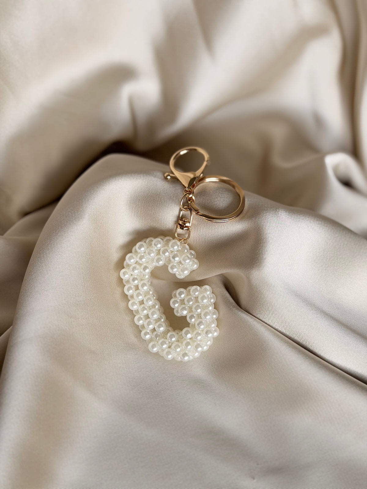 CHARM TEJIDO LETRA G