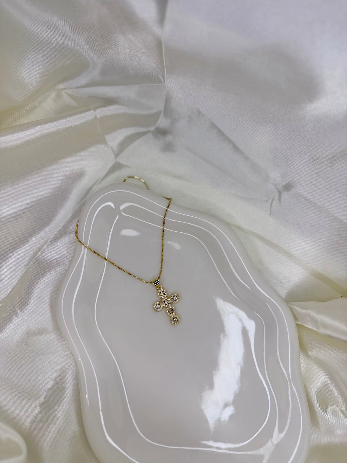 CROSS NECKLACE