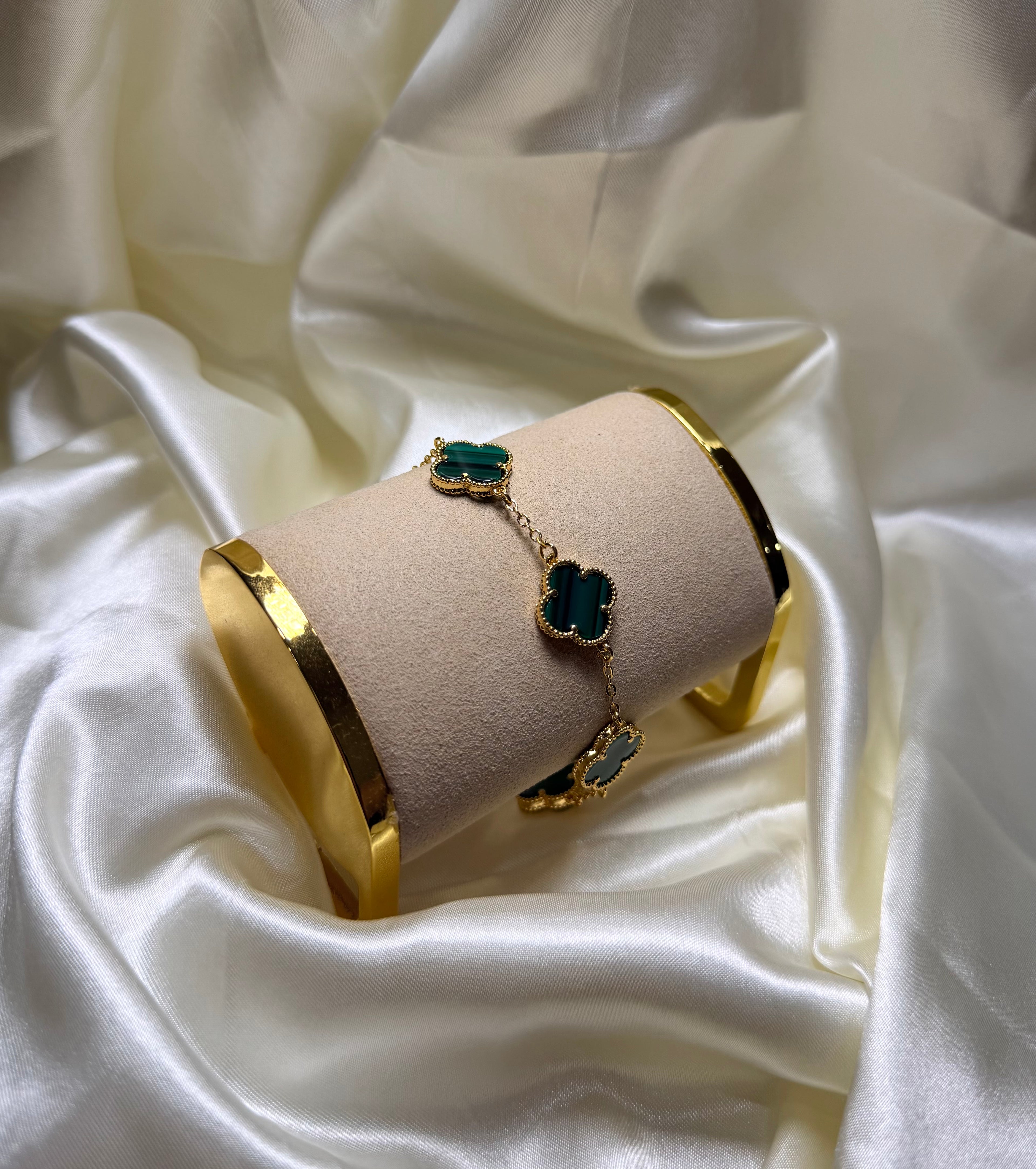 GREEN CLOVER BRACELET