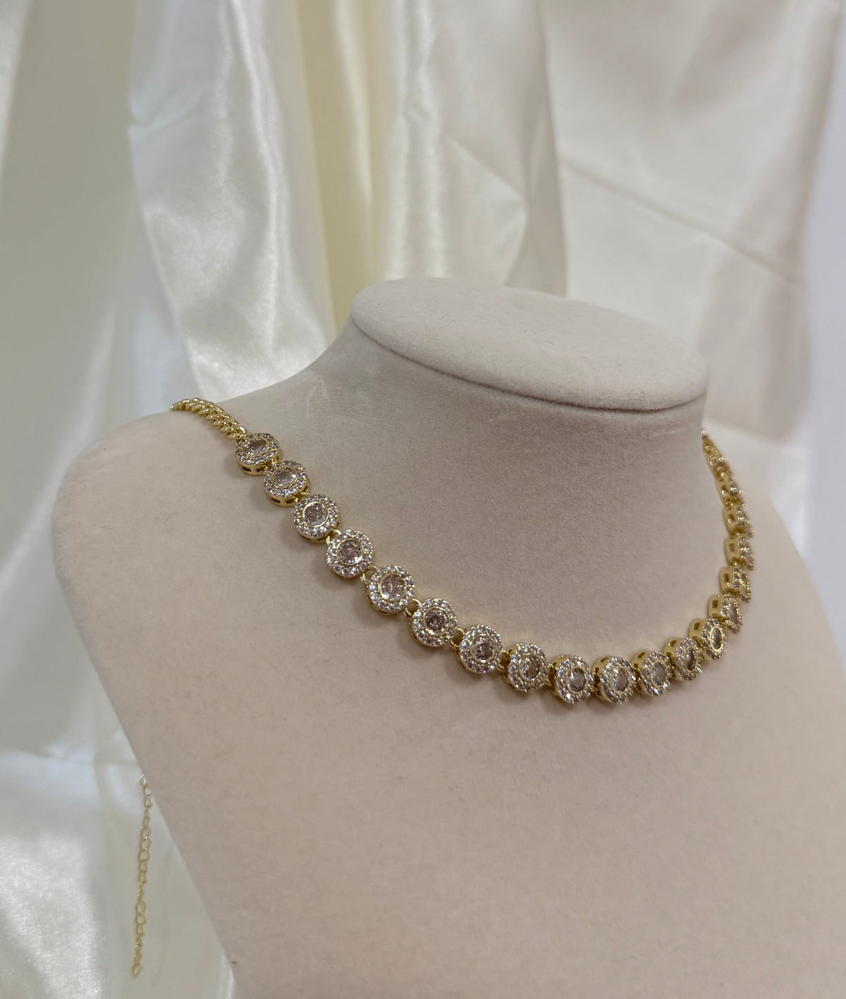 HAILEY NECKLACE