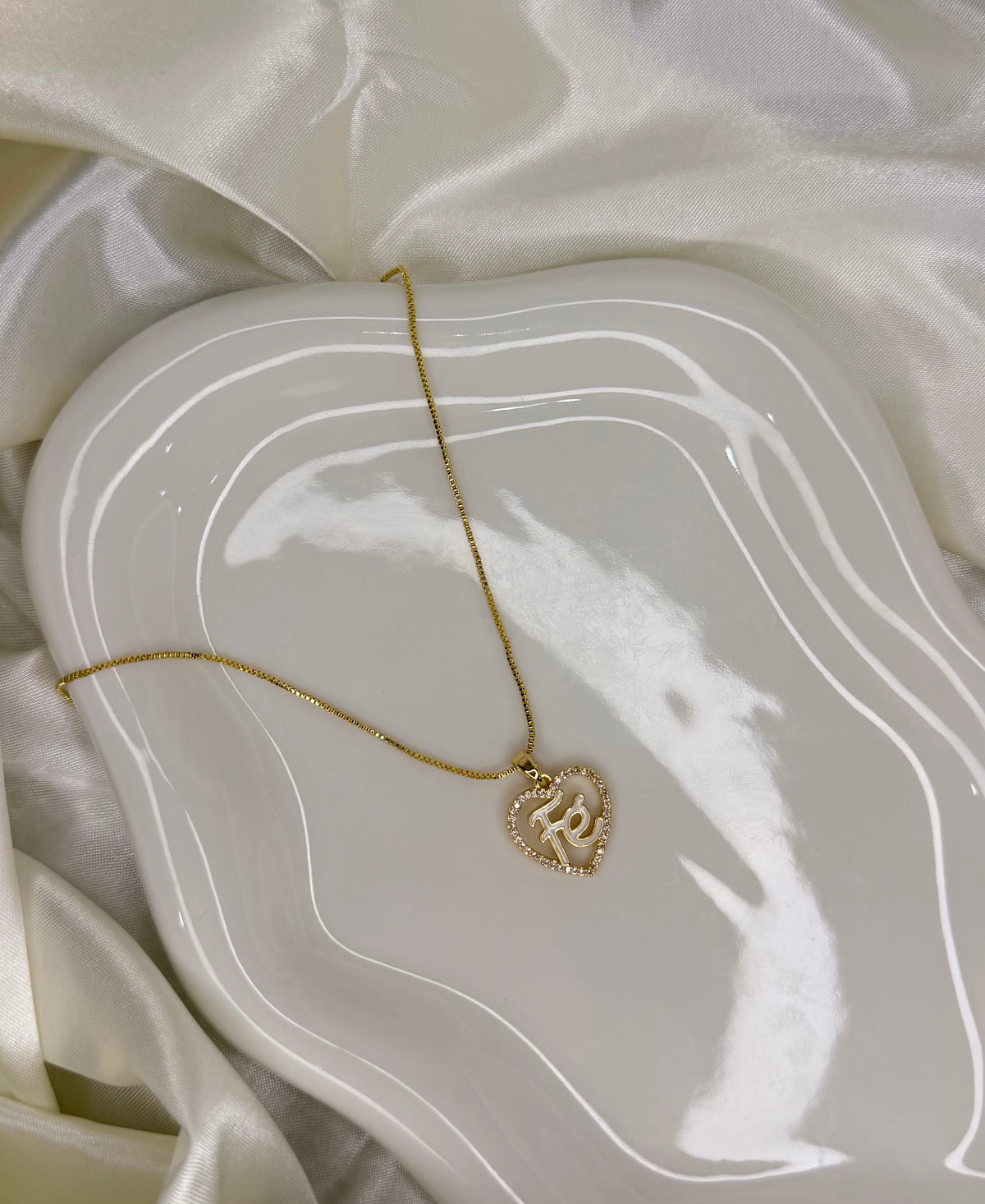 FE NECKLACE