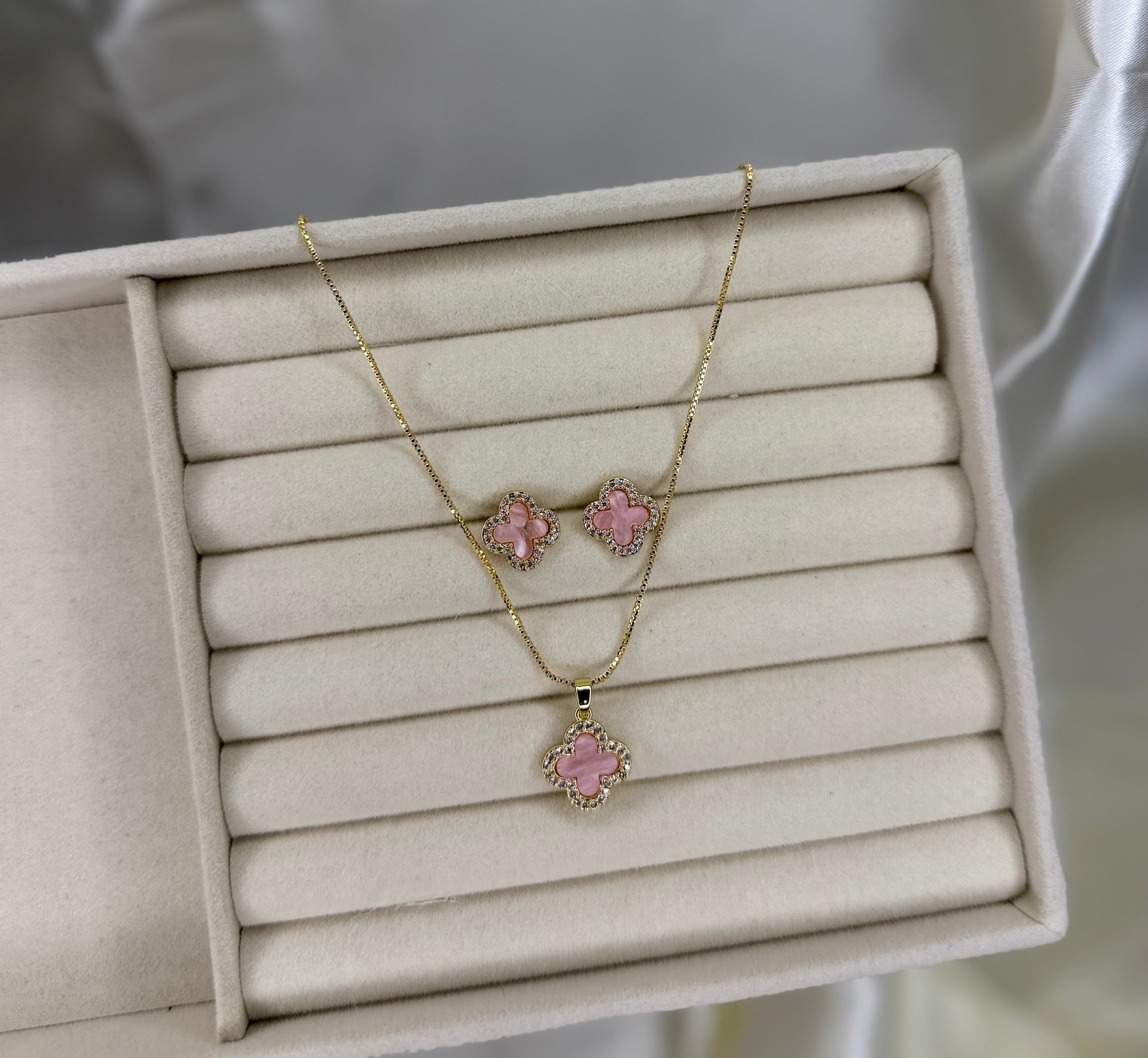 CLOVER NECKLACE+EARRINGS SET