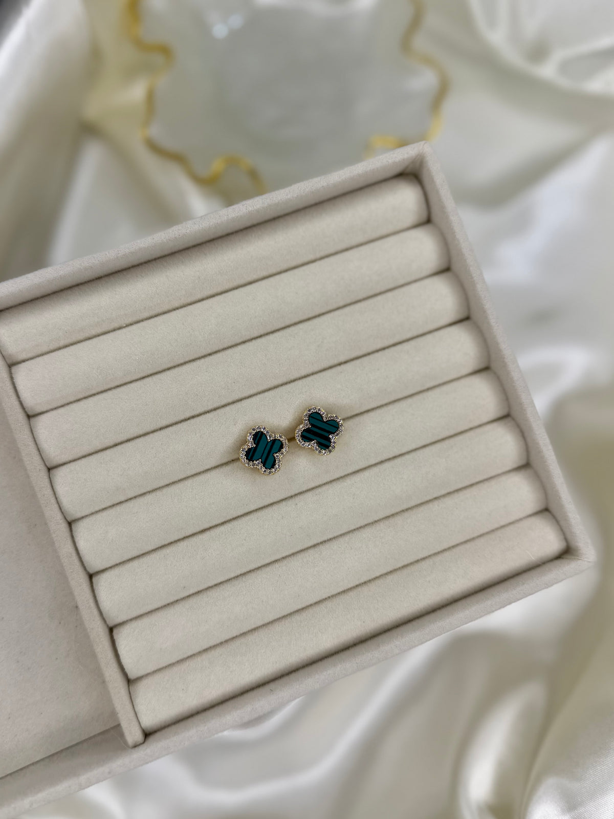 GREEN CLOVER EARRINGS