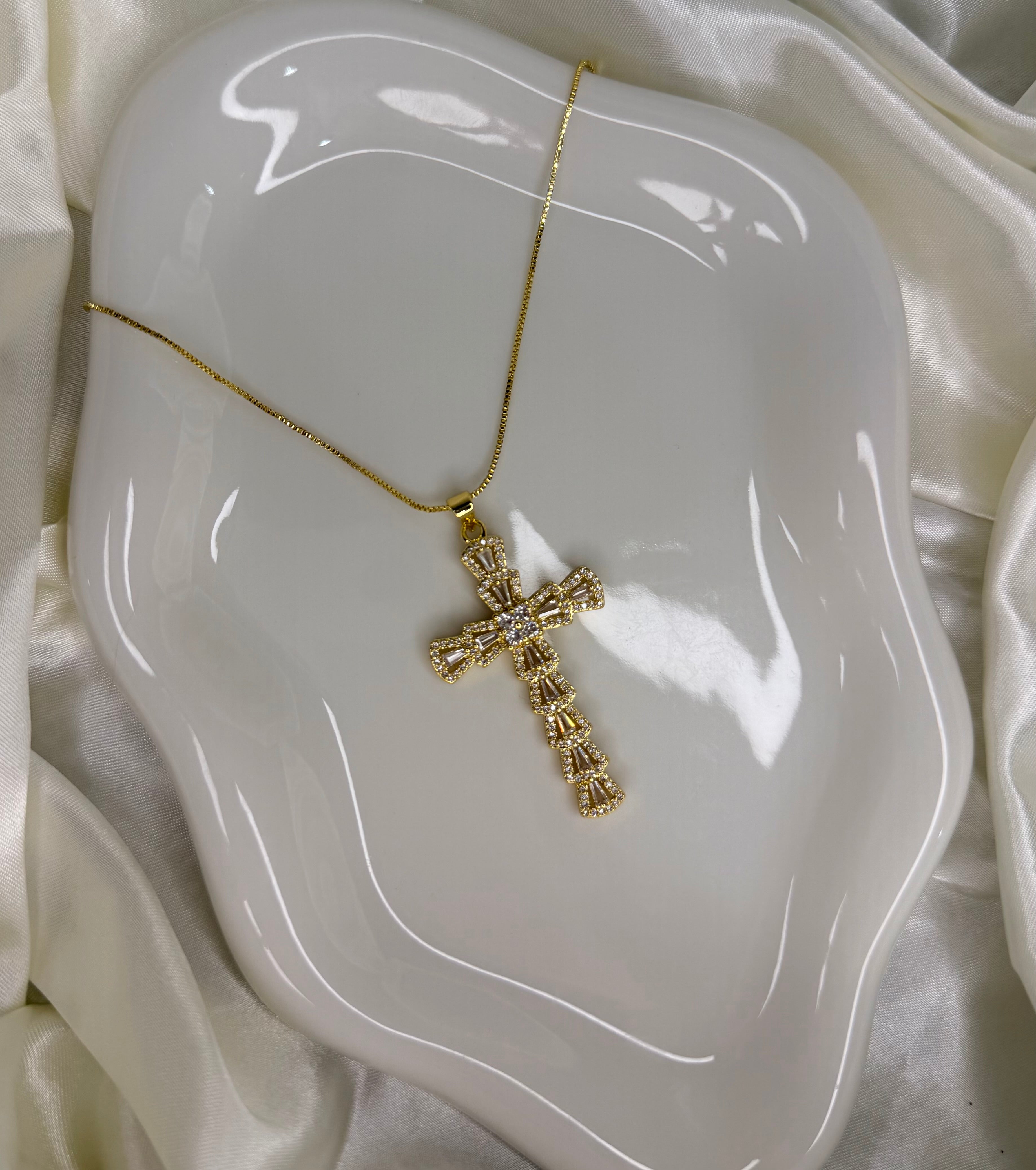 DIAMOND CROSS NECKLACE