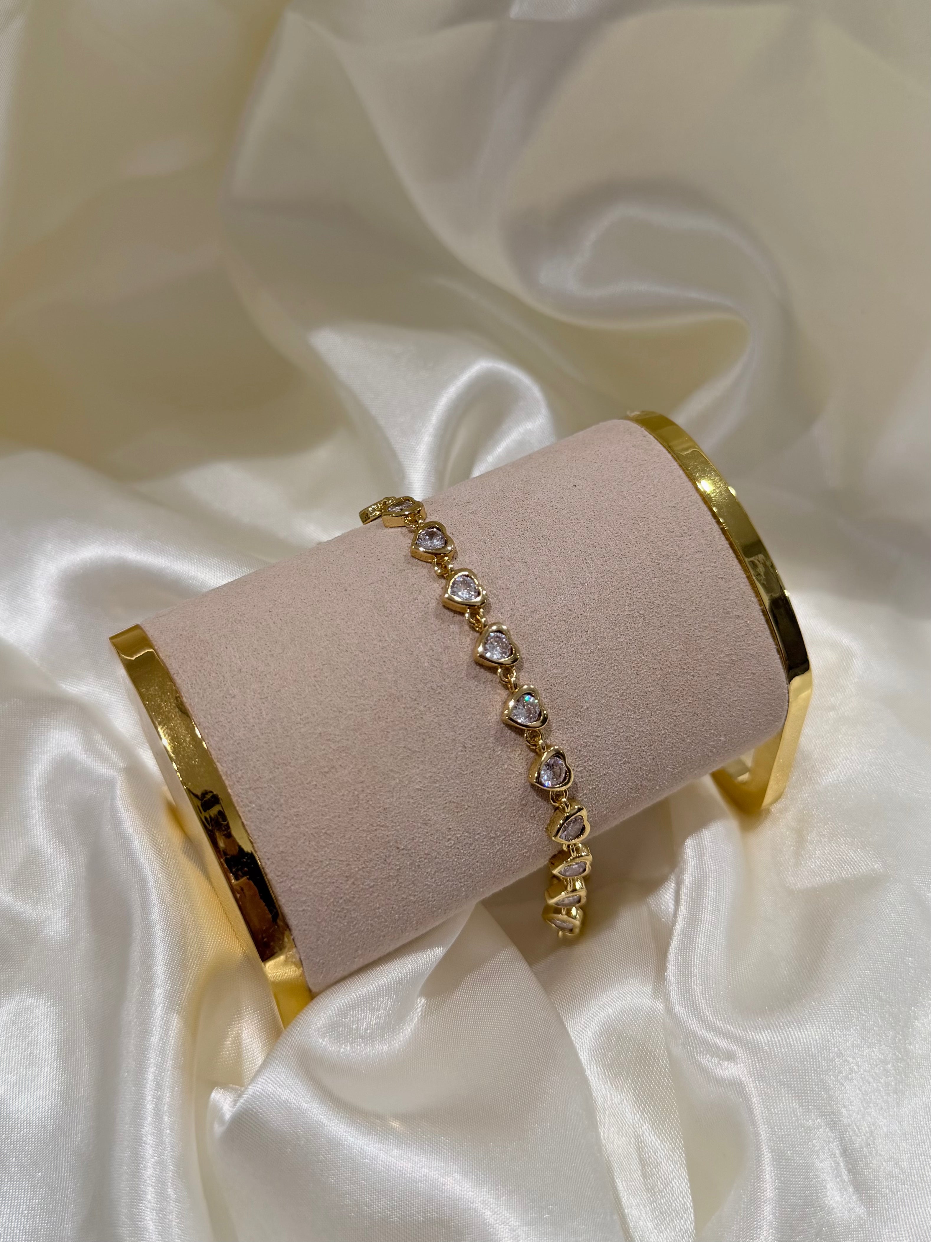 DIAMOND HEART BRACELET