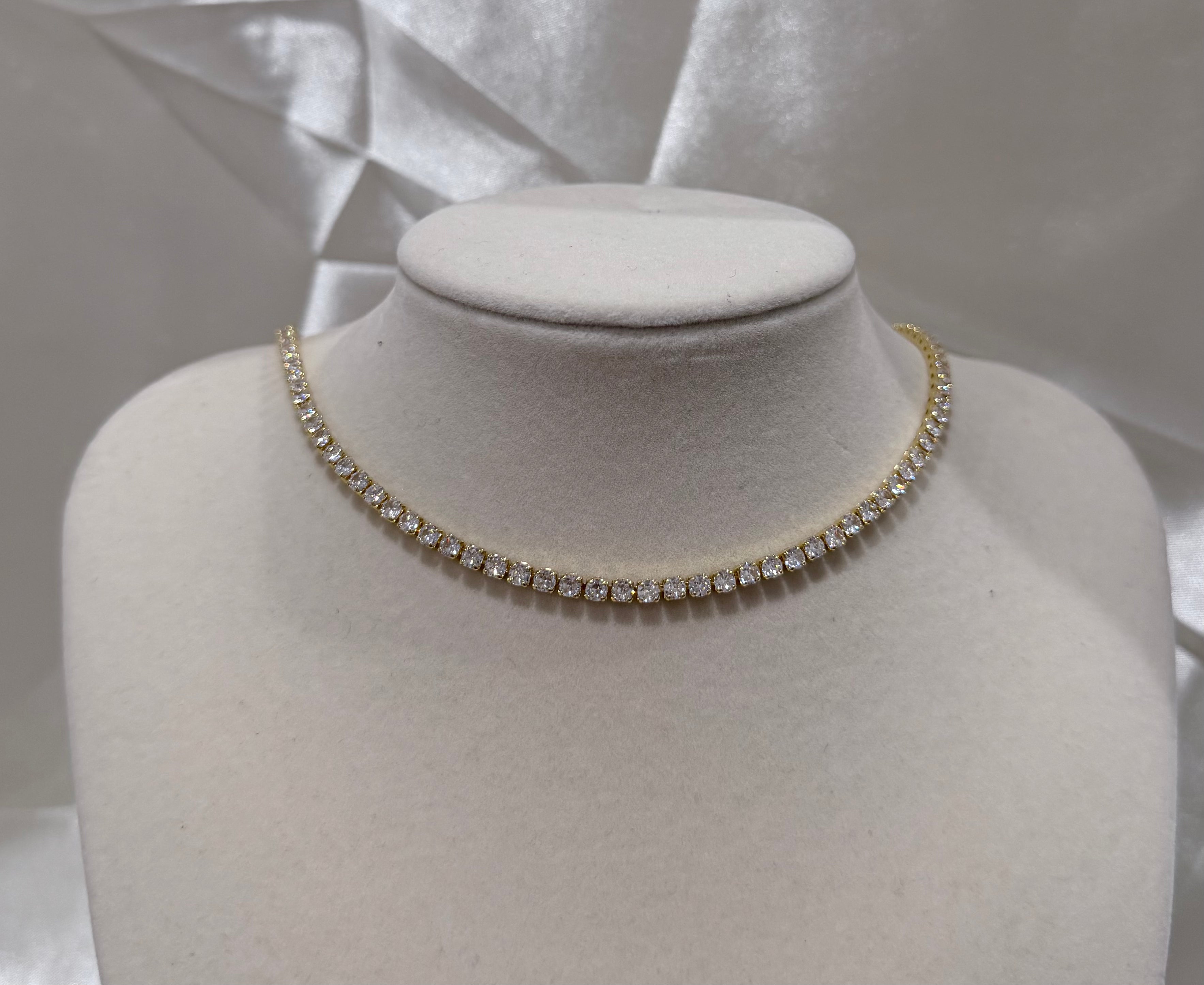 EVANGELINE NECKLACE