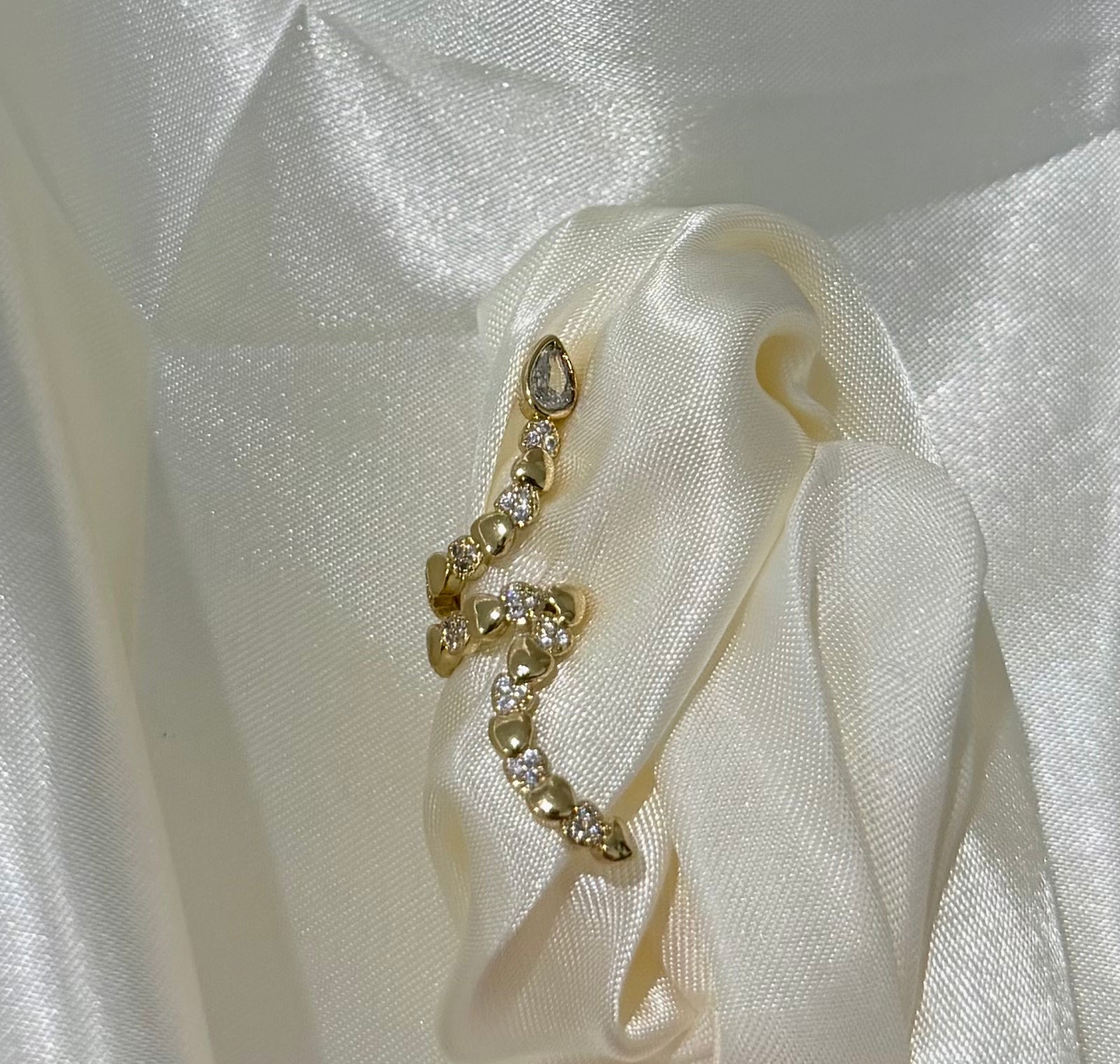 SNAKE EARCUFF