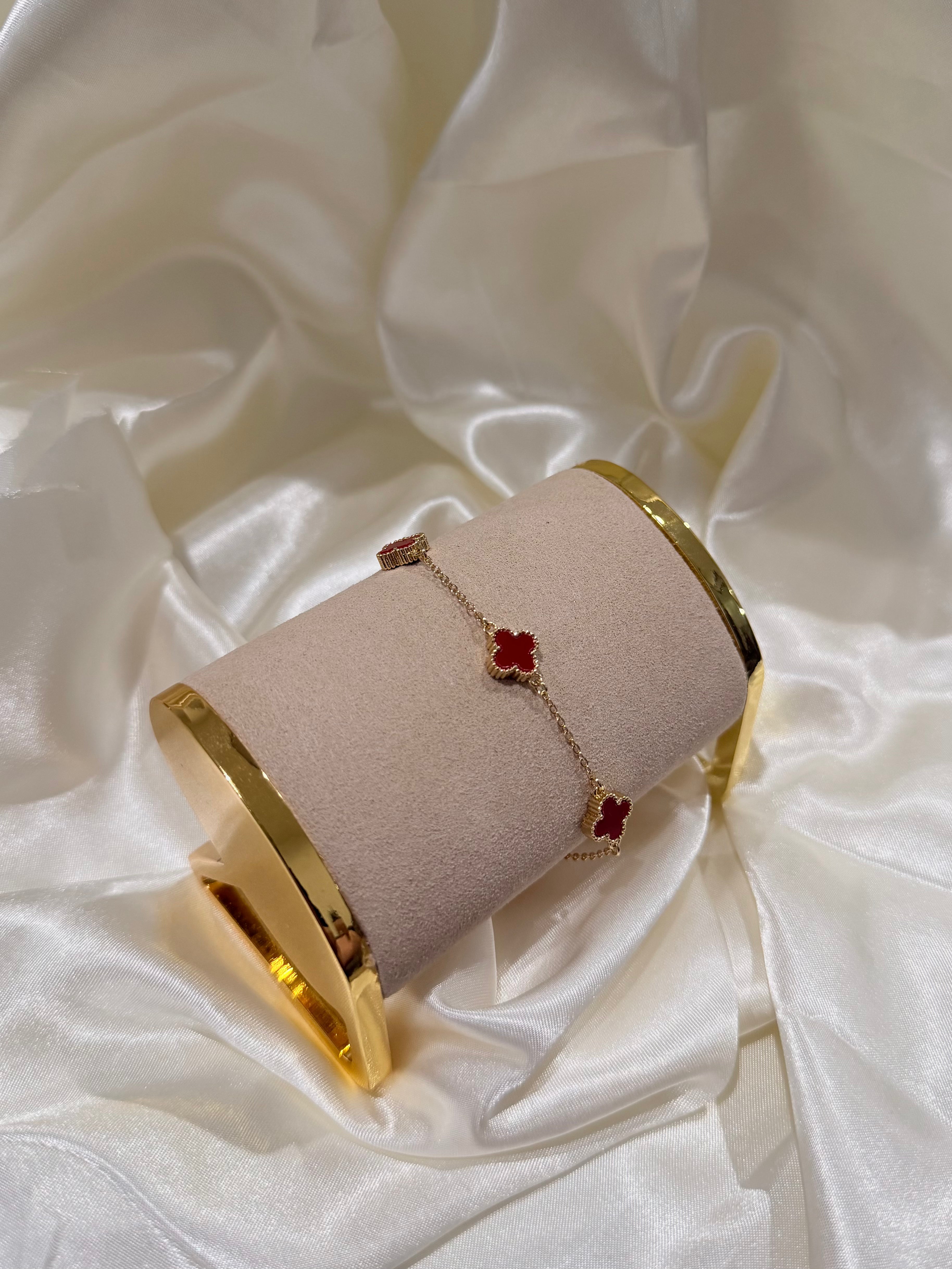 RED MINI CLOVER BRACELET